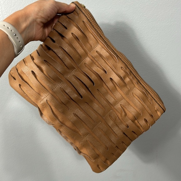 ROMYGOLD Leather clutch signature ROMYGOLD “slash" leather clutch tan color - Picture 11 of 14